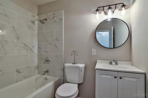 8875 Planet Dr, Cincinnati, OH 45231 photo 18