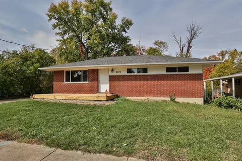 8875 Planet Dr, Cincinnati, OH 45231 photo 2