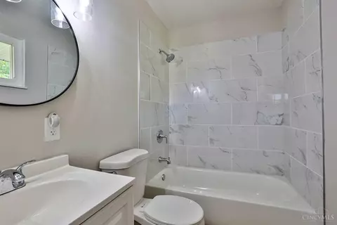8875 Planet Dr, Cincinnati, OH 45231 photo 14