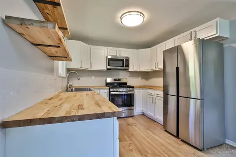 8875 Planet Dr, Cincinnati, OH 45231 photo 9