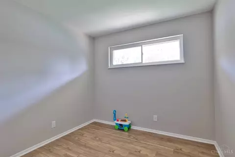 8875 Planet Dr, Cincinnati, OH 45231 photo 17