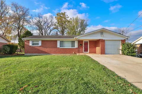 10 Edgecombe Dr, Milford, OH 45150