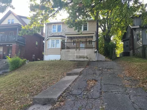 5329 Wakefield, Cincinnati, OH 45212