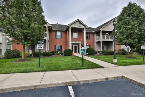 7962 Pinnacle Point Dr #202, West Chester, OH 45069