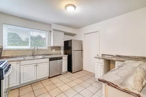 11694 Hanover Rd, Forest Park, OH 45240 photo 8