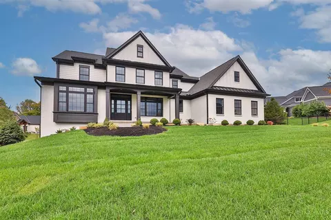 5681 Melbury Ct, Mason, OH 45040