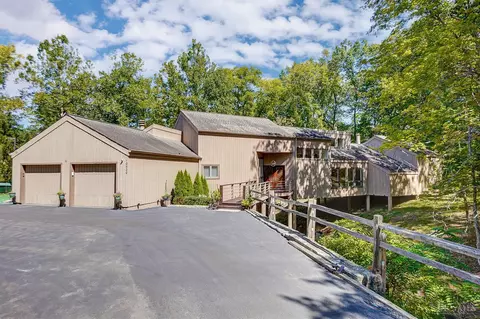 10520 Tanagerhills Dr, Cincinnati, OH 45249