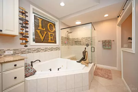 890 Pine Vly, Cincinnati, OH 45245 photo 32