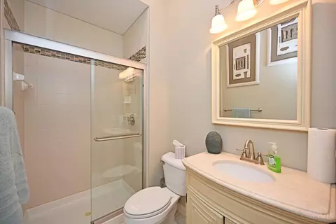 890 Pine Vly, Cincinnati, OH 45245 photo 38