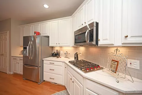 890 Pine Vly, Cincinnati, OH 45245 photo 24