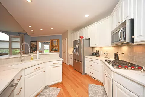 890 Pine Vly, Cincinnati, OH 45245 photo 23
