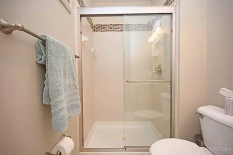 890 Pine Vly, Cincinnati, OH 45245 photo 39