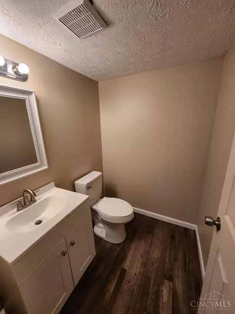 1246 Bellune Dr, Cincinnati, OH 45231 photo 3