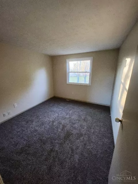 1246 Bellune Dr, Cincinnati, OH 45231 photo 5