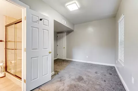 4233 Lowry, Cincinnati, OH 45212 photo 25