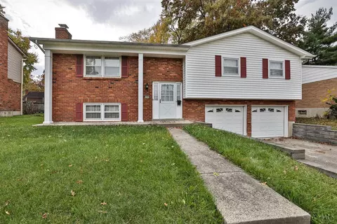 1121 Meadowind, Cincinnati, OH 45231 photo 2