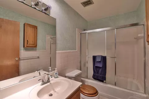1121 Meadowind, Cincinnati, OH 45231 photo 15