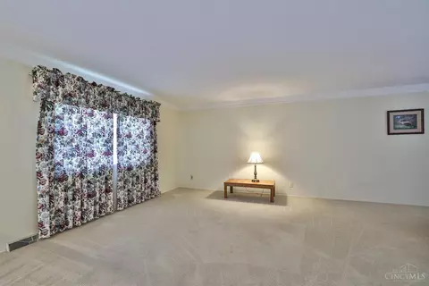 1121 Meadowind, Cincinnati, OH 45231 photo 5