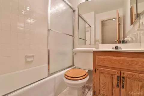 1121 Meadowind, Cincinnati, OH 45231 photo 21