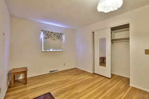 1121 Meadowind, Cincinnati, OH 45231 photo 28
