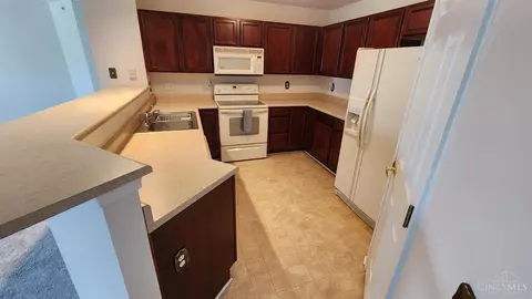 3621 Hazelnut Ct, Cleves, OH 45002 photo 10