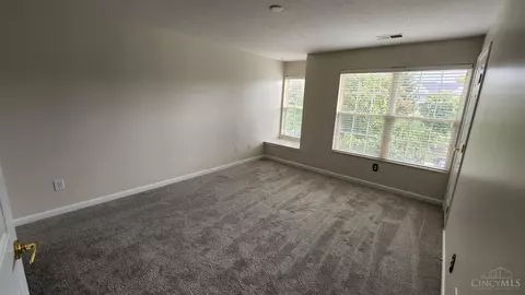 3621 Hazelnut Ct, Cleves, OH 45002 photo 11