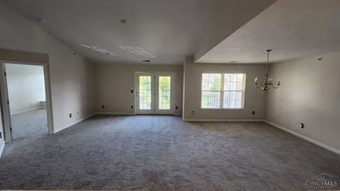 3621 Hazelnut Ct, Cleves, OH 45002 photo 4