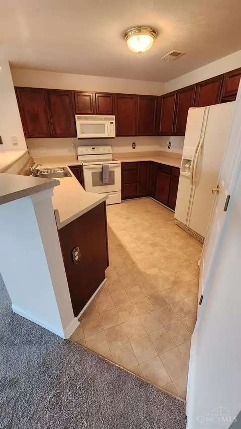 3621 Hazelnut Ct, Cleves, OH 45002 photo 9