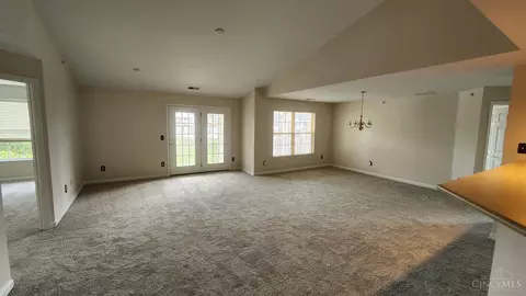 3621 Hazelnut Ct, Cleves, OH 45002 photo 3