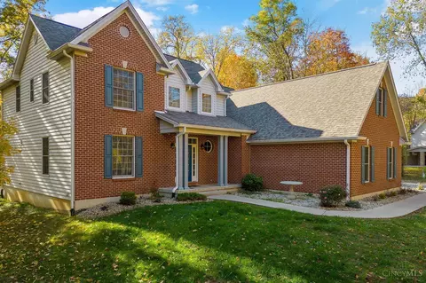 185 Timber, Blanchester, OH 45107 photo 3