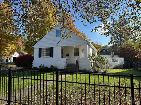 4008 Rowan Hill Dr, Mariemont, OH 45227
