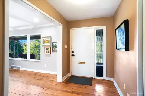 6352 Parry Ln, Cincinnati, OH 45213 photo 4