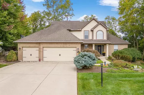 209 Crown Pt, Centerville, OH 45458