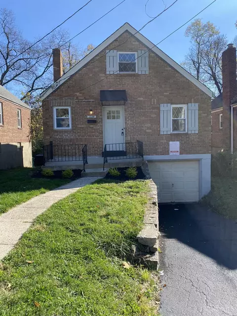 1734 Wyoming, Cincinnati, OH 45205