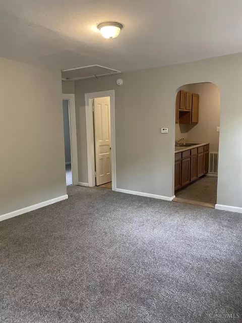 159 Richardson, Cincinnati, OH 45233 photo 2