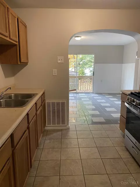 159 Richardson, Cincinnati, OH 45233 photo 4