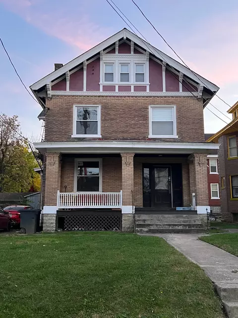 735 Oak, Cincinnati, OH 45206
