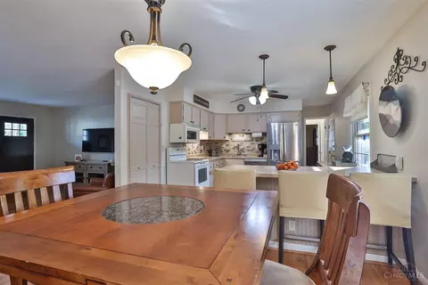 8534 Hallridge Ct, Cincinnati, OH 45231 photo 9
