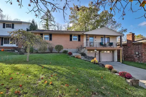 8534 Hallridge Ct, Cincinnati, OH 45231