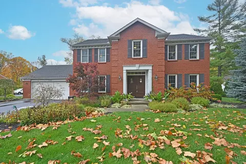7698 Fox Trl, Cincinnati, OH 45245