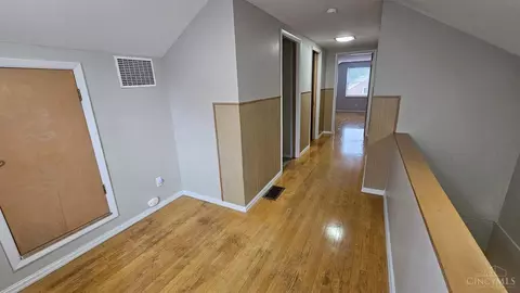 Entry Way - 3583 Eyrich, Cincinnati, OH 45248 photo 1 of 1