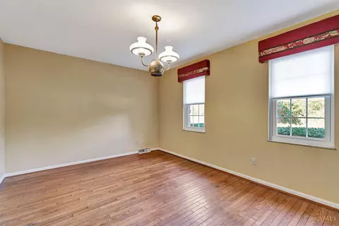1041 Devils Backbone, Cincinnati, OH 45233 photo 5