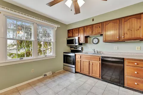 1041 Devils Backbone, Cincinnati, OH 45233 photo 8