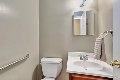 1041 Devils Backbone, Cincinnati, OH 45233 photo 14