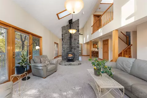 4967 Barnstable, Cincinnati, OH 45244 photo 5
