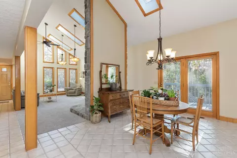 4967 Barnstable, Cincinnati, OH 45244 photo 8