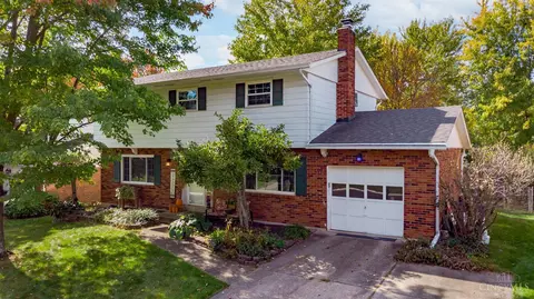 1587 Pinebluff Ln, Cincinnati, OH 45255 photo 2