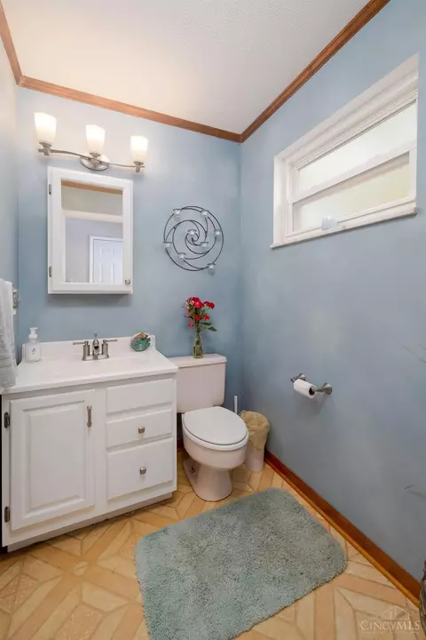 1587 Pinebluff Ln, Cincinnati, OH 45255 photo 20