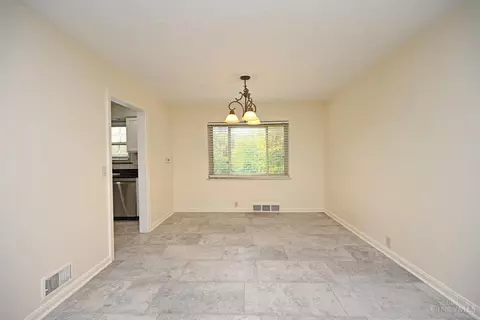 1128 Clearbrook Dr, Cincinnati, OH 45229 photo 13