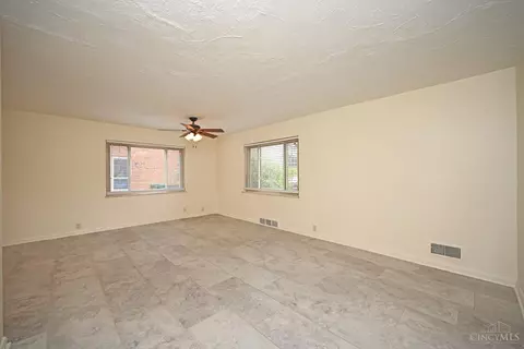 1128 Clearbrook Dr, Cincinnati, OH 45229 photo 8